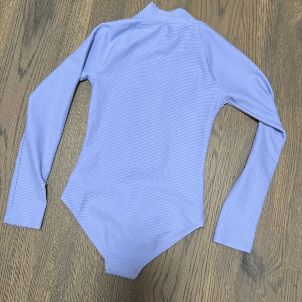 Gap Kids Long Sleeve ribbed Swimsuit - size medium - Picture 5 of 5